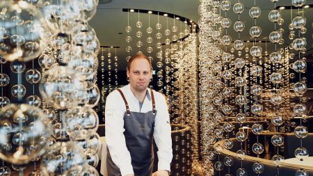 Küchenchef des ÖSCH NOIR Manuel Ulrich