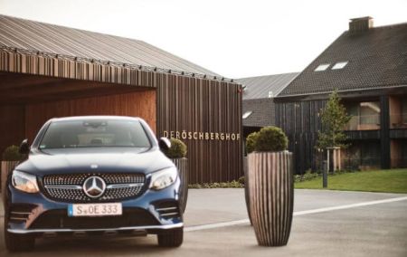 Golfhotel Öschberghof Schriftzug Haupteingang 2019
