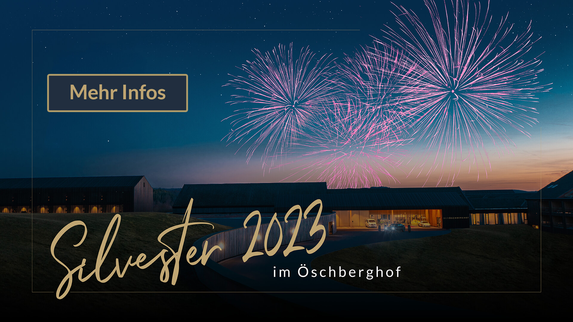 Außenansicht des Resorts der Öschberghof mit Feuerwerk im Hintergrund