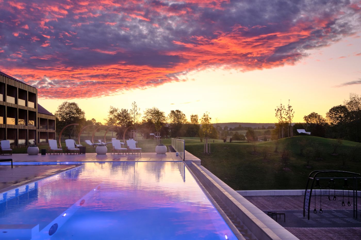 Infinity-Pool Öschberghof Sonnenuntergang